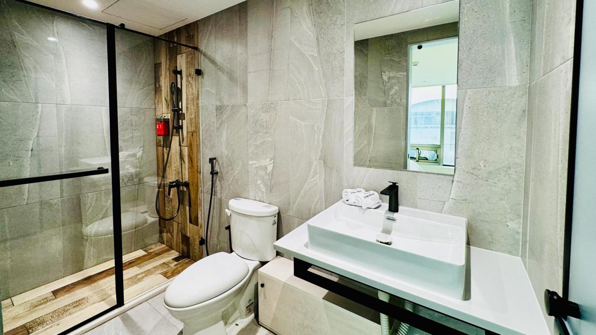 Hope Hotel Тайнань Экстерьер фото